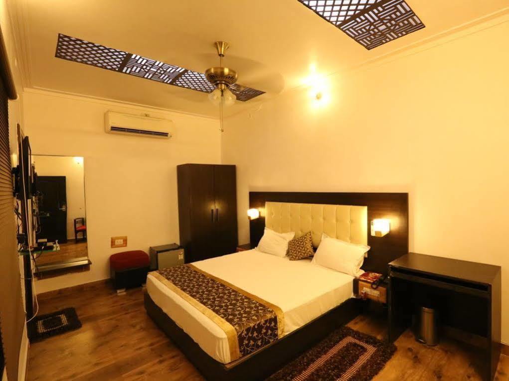 Heritage Hotel Lakhnaú Exteriér fotografie